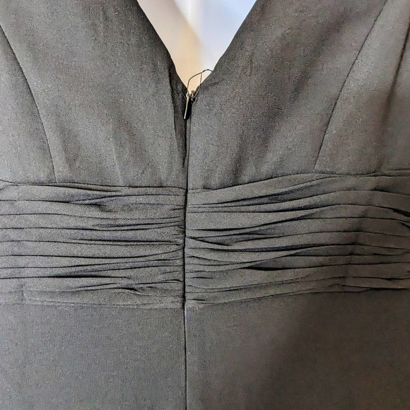 Faship Black A-Line V-Neck Sleeveless Ruched Gown Size 10 NWT - Picture 5 of 8